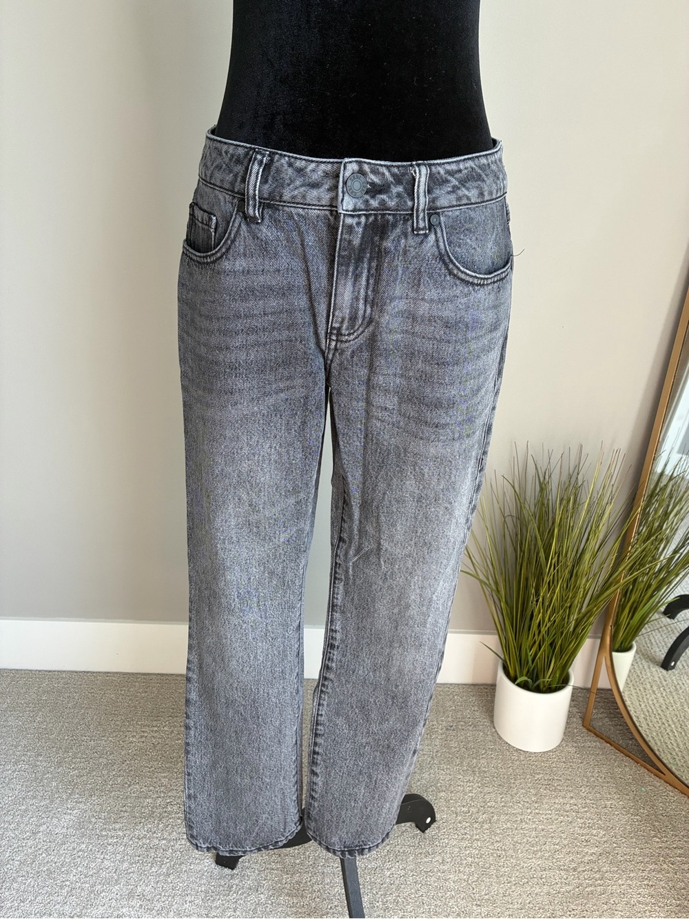 CAbi Women's Boyfriend Jeans in Washed Gray